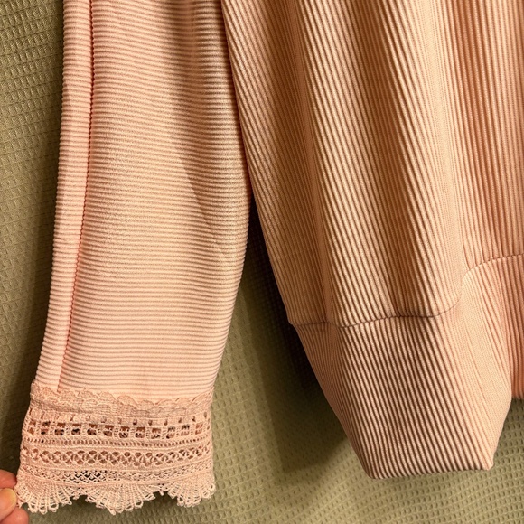 Pink Flowing Top Women's L - Picture 8 of 8